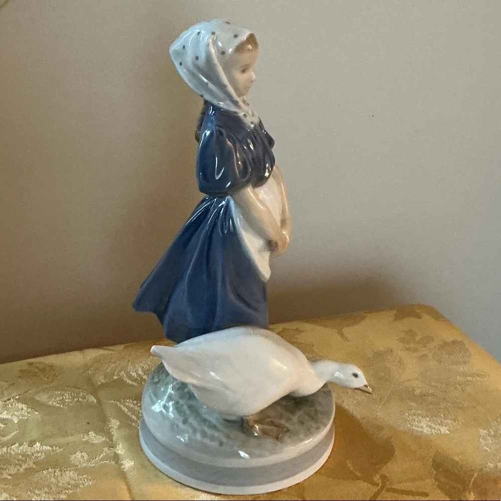 Royal Copenhagen Girl with Goose Figurine #522 | 9.75” Vintage Denmark Porcelain - Picture 6 of 8